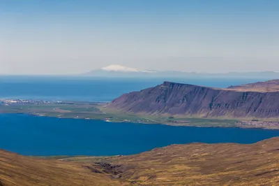 167A2311 The distant peaks.jpg